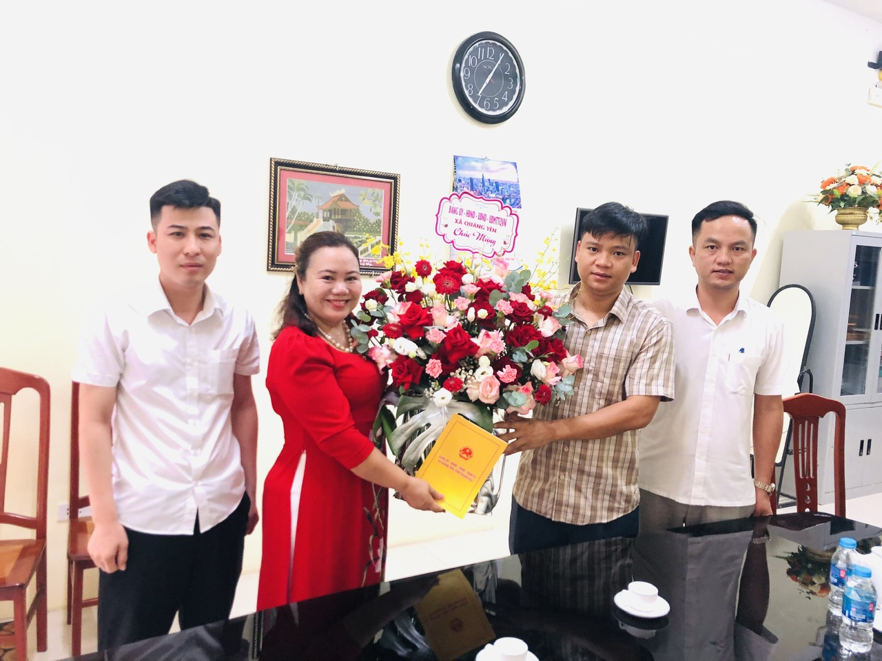 Anh-tin-bai